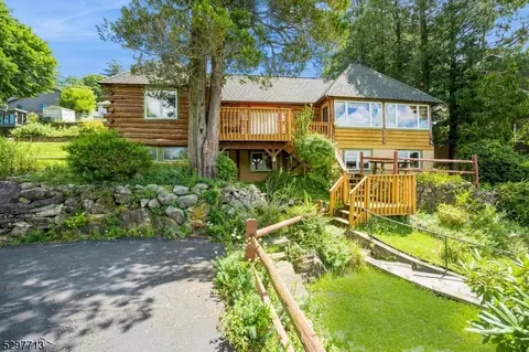 137 E Shore Trl, Sparta, NJ 07871