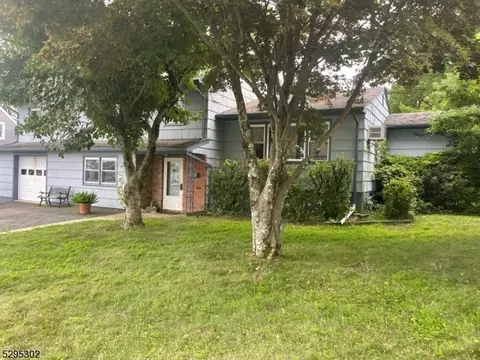 73 Beechwood Ave, Parsippany-troy Hills Twp, NJ 07034