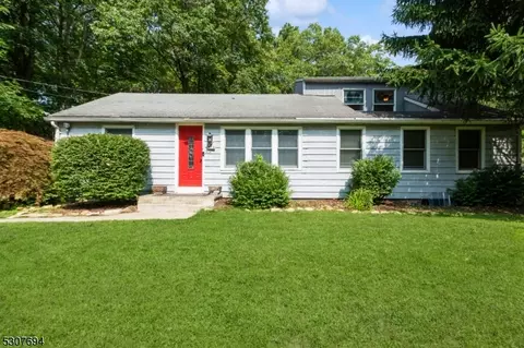 521 W Hill Rd, Glen Gardner, NJ 08826