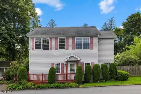 30 Hillcrest Ave, Mount Olive, NJ 07828