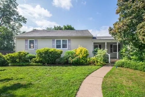 17 Oak Ln, Parsippany-troy Hills Twp, NJ 07034