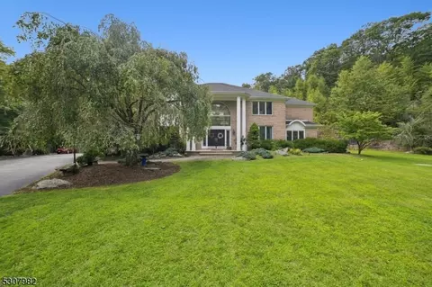 744 Ridge Rd, Kinnelon, NJ 07405