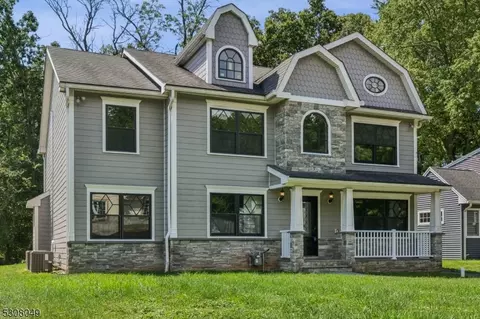 82 Delmore Ave, Berkeley Heights, NJ 07922