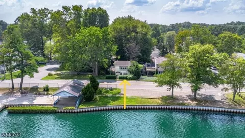 899 Lake Shore Dr, Parsippany-troy Hills Twp, NJ 07054