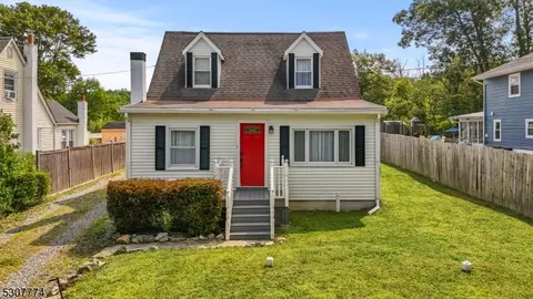 404 Morsetown Rd, West Milford, NJ 07480