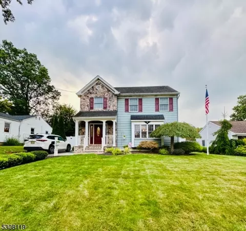 51 Wendell Pl, Clark, NJ 07066