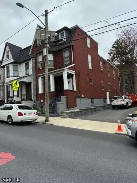 153 Fairview Ave #2, Jersey City, NJ 07304