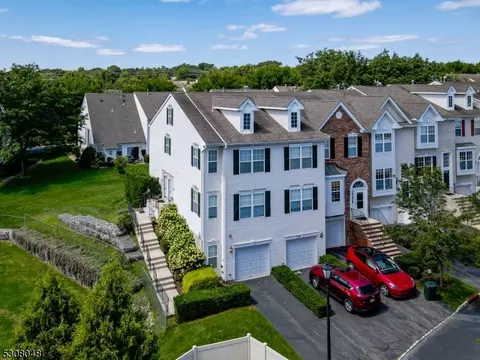 577 Coventry Dr, Nutley, NJ 07110