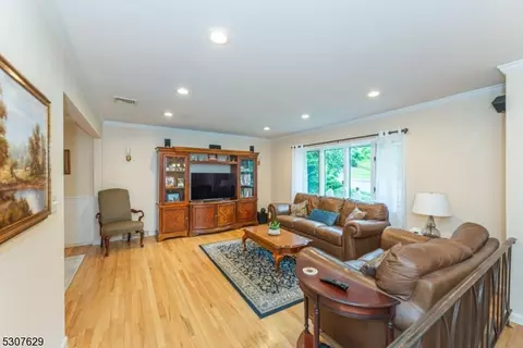 29 Normandy Dr, Wayne, NJ 07470 photo 7