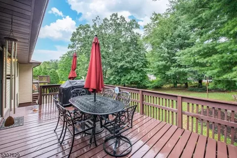 29 Normandy Dr, Wayne, NJ 07470 photo 3