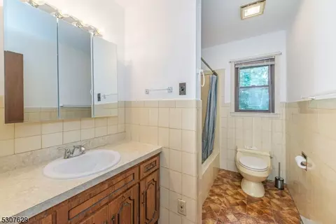 29 Normandy Dr, Wayne, NJ 07470 photo 20