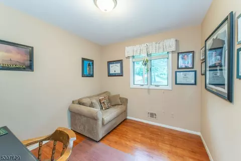 29 Normandy Dr, Wayne, NJ 07470 photo 11