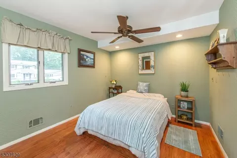 29 Normandy Dr, Wayne, NJ 07470 photo 12