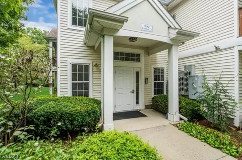 814 Honeybrook Cir #814, Stewartsville, NJ 08886