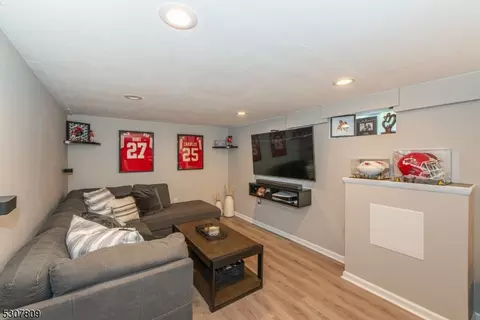 16 Michael Dr, Wayne, NJ 07470 photo 25