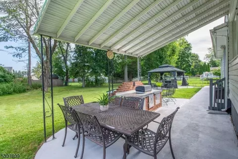 16 Michael Dr, Wayne, NJ 07470 photo 31