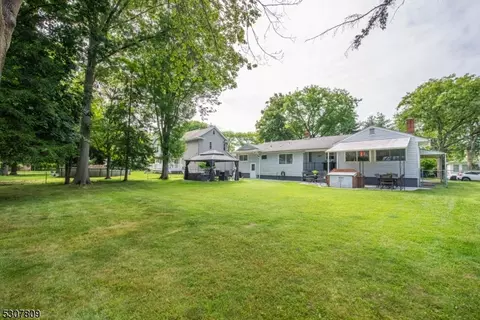 16 Michael Dr, Wayne, NJ 07470 photo 37