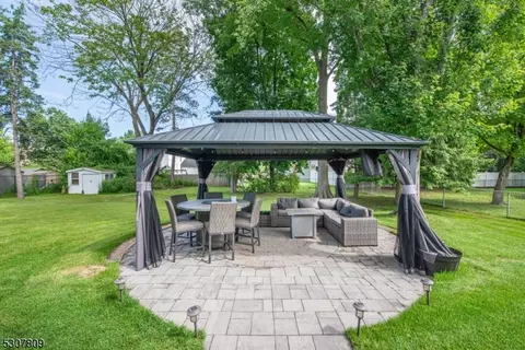 16 Michael Dr, Wayne, NJ 07470 photo 32