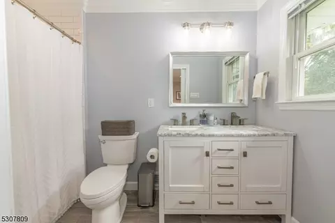 16 Michael Dr, Wayne, NJ 07470 photo 18