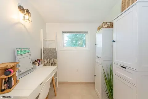 16 Michael Dr, Wayne, NJ 07470 photo 24