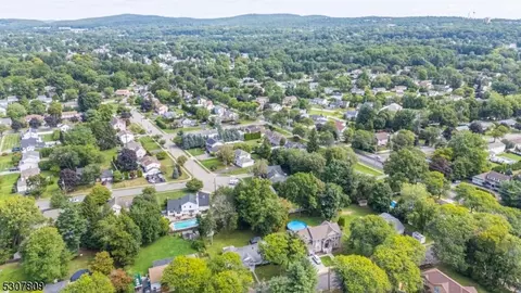 16 Michael Dr, Wayne, NJ 07470 photo 48