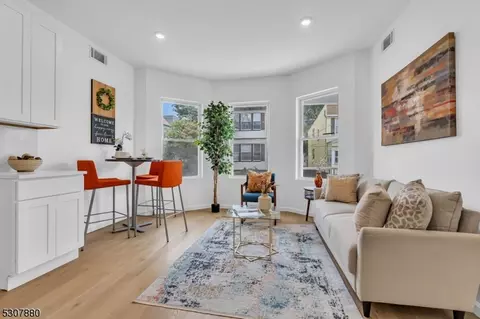 137 Hobson St, Newark, NJ 07112