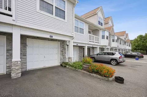 63 Autumn Ct, Ledgewood, NJ 07852