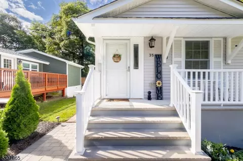 35 Sachem Rd, Jefferson, NJ 07849