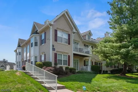 432 Azalea Ter, Branchburg, NJ 08876