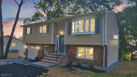 6 Eugene Pl, Hopatcong, NJ 07843