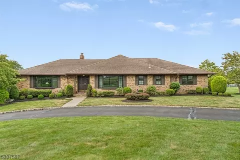 152 Fairview Dr, Branchburg, NJ 08853