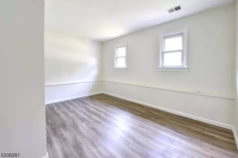 107 Rock Ln, Middlesex, NJ 08846 photo 34