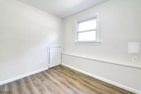 107 Rock Ln, Middlesex, NJ 08846 photo 37