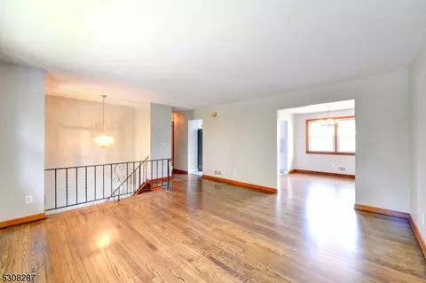 107 Rock Ln, Middlesex, NJ 08846 photo 9