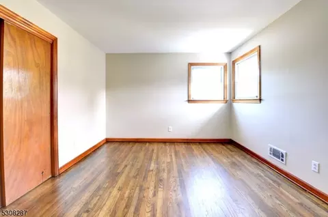 107 Rock Ln, Middlesex, NJ 08846 photo 21