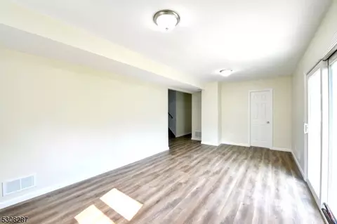 107 Rock Ln, Middlesex, NJ 08846 photo 29