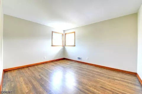 107 Rock Ln, Middlesex, NJ 08846 photo 19