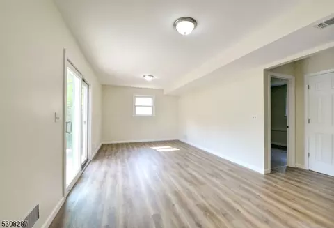 107 Rock Ln, Middlesex, NJ 08846 photo 33