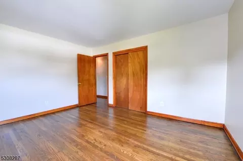 107 Rock Ln, Middlesex, NJ 08846 photo 16
