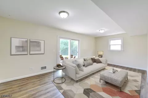 107 Rock Ln, Middlesex, NJ 08846 photo 30