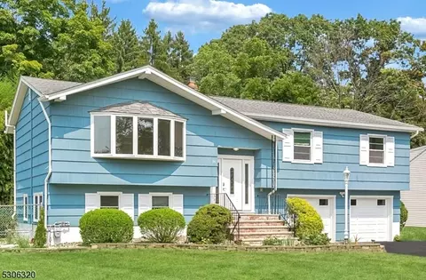 14 Elray Rd, Morris Plains, NJ 07950