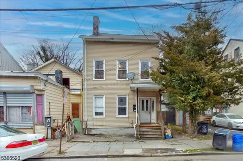 78 Arch St, Paterson, NJ 07522