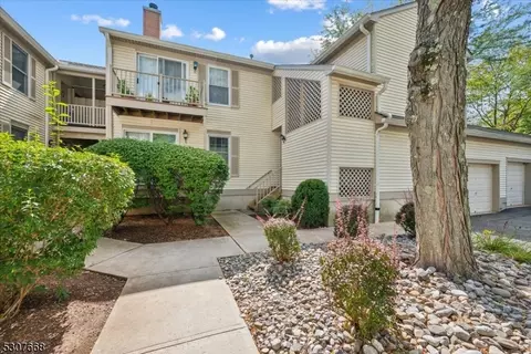 71 Commonwealth Dr, Basking Ridge, NJ 07920
