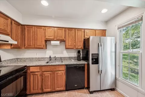 Kitchen - 71 Commonwealth Dr, Basking Ridge, NJ 07920 photo 2 of 3