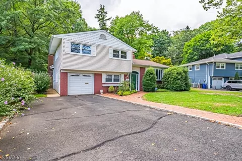 10 Stockton Rd, Summit, NJ 07901