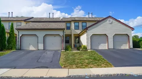 219 Spruce Ct, Flemington, NJ 08822