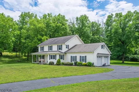 18 Day Rd, Lafayette, NJ 07848