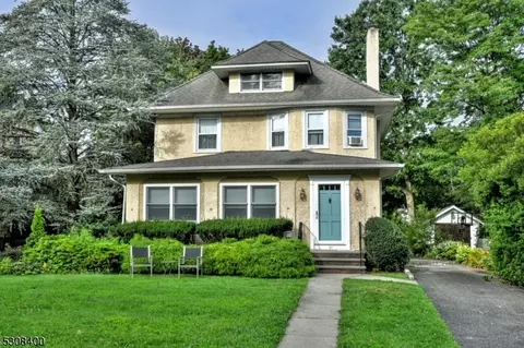 34 Rodney St, Glen Rock, NJ 07452