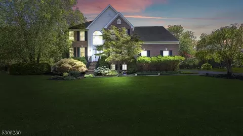 39 Vail Ln, Flemington, NJ 08822