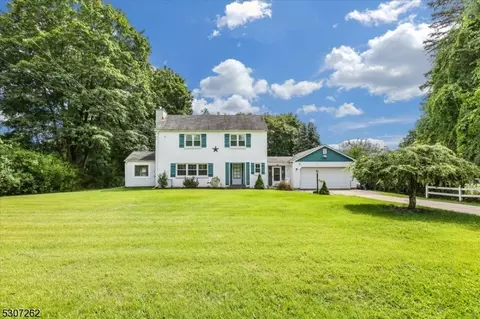 19 Drakestown Rd, Hackettstown, NJ 07840